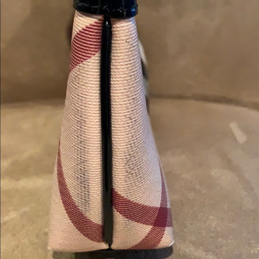 Authentic Burberry Nova Check bag - Picture 3 of 8